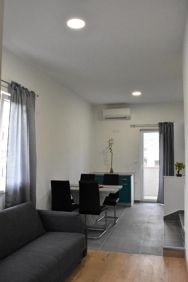 Apartmani Skorpion Kaštela المظهر الخارجي الصورة