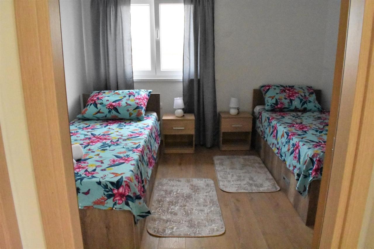 Apartmani Skorpion Kaštela المظهر الخارجي الصورة